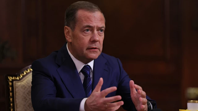 Россия может сохраниться только как великая держава