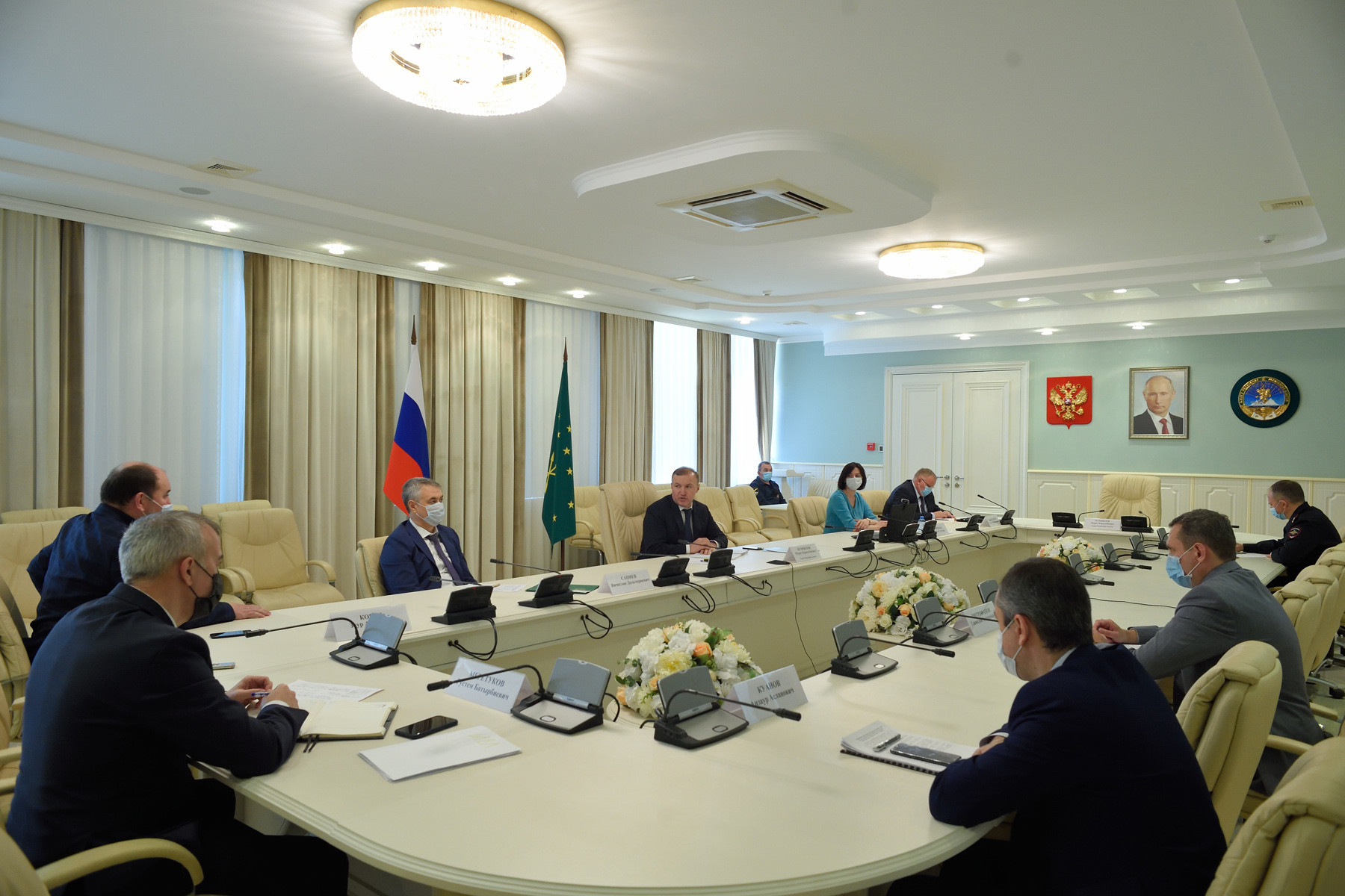 Председатель Правительства России обсудил с субъектами страны вопросы обеспеченности региональных систем здравоохранения