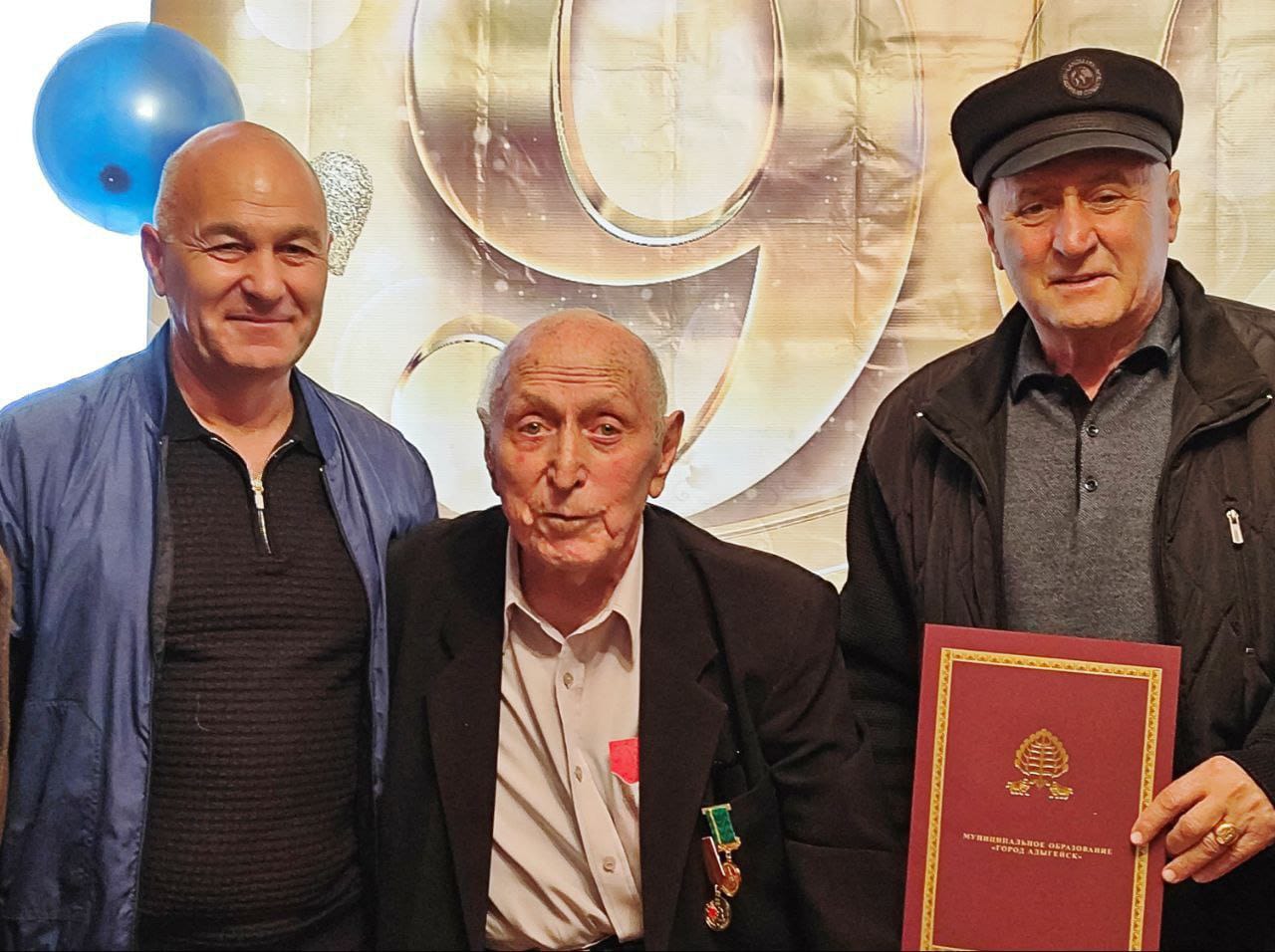 Заслуженный журналист РА Рамазан Нехай отметил 90-летие со дня рождения
