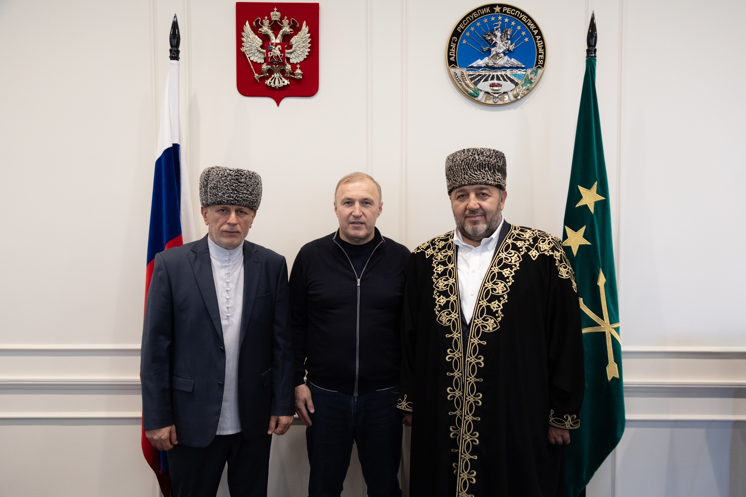 Глава Адыгеи провёл встречу с муфтиями Карачаево-Черкесии и Адыгеи