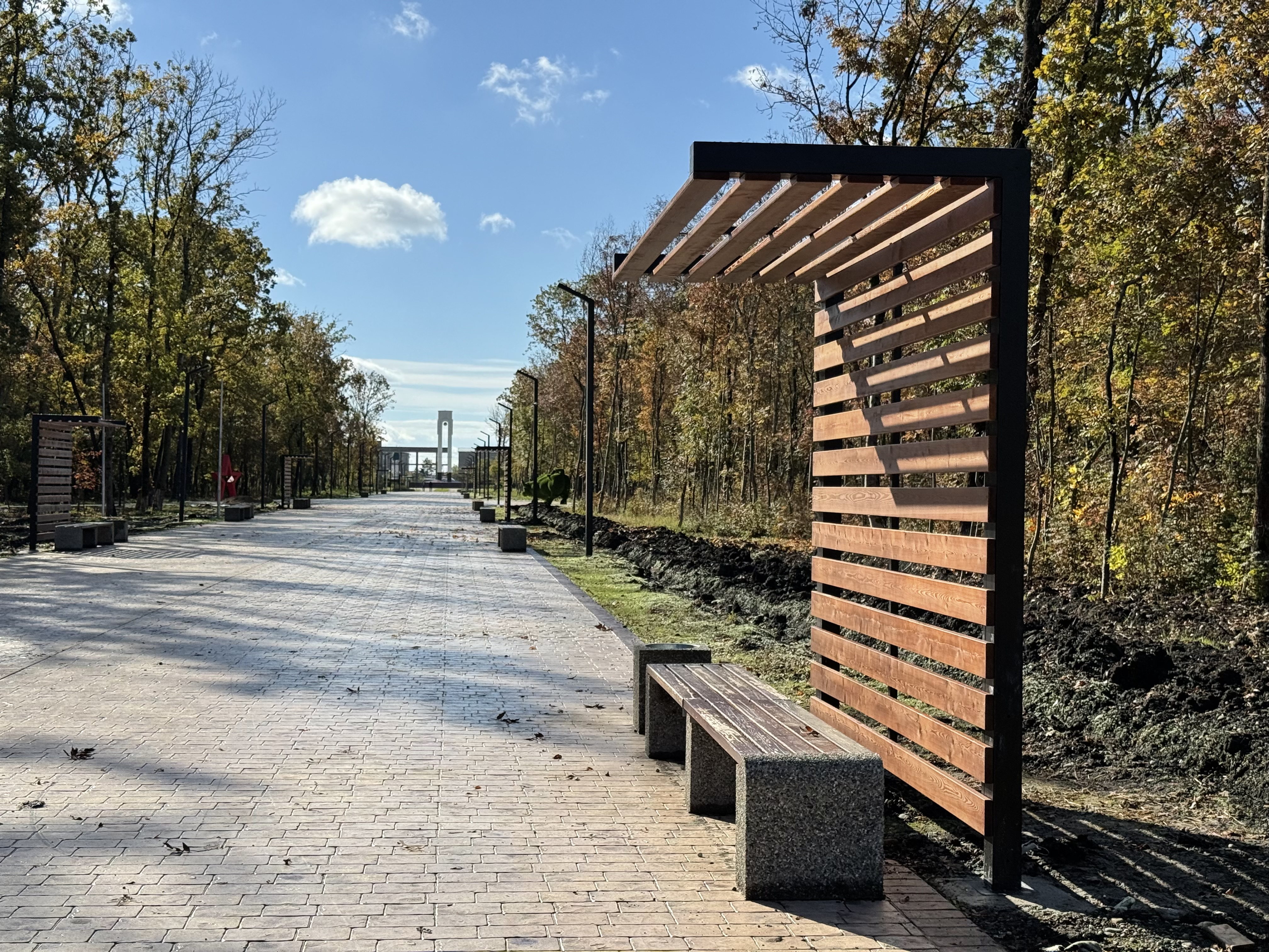 Городской парк Адыгейска продолжает активно благоустраиваться