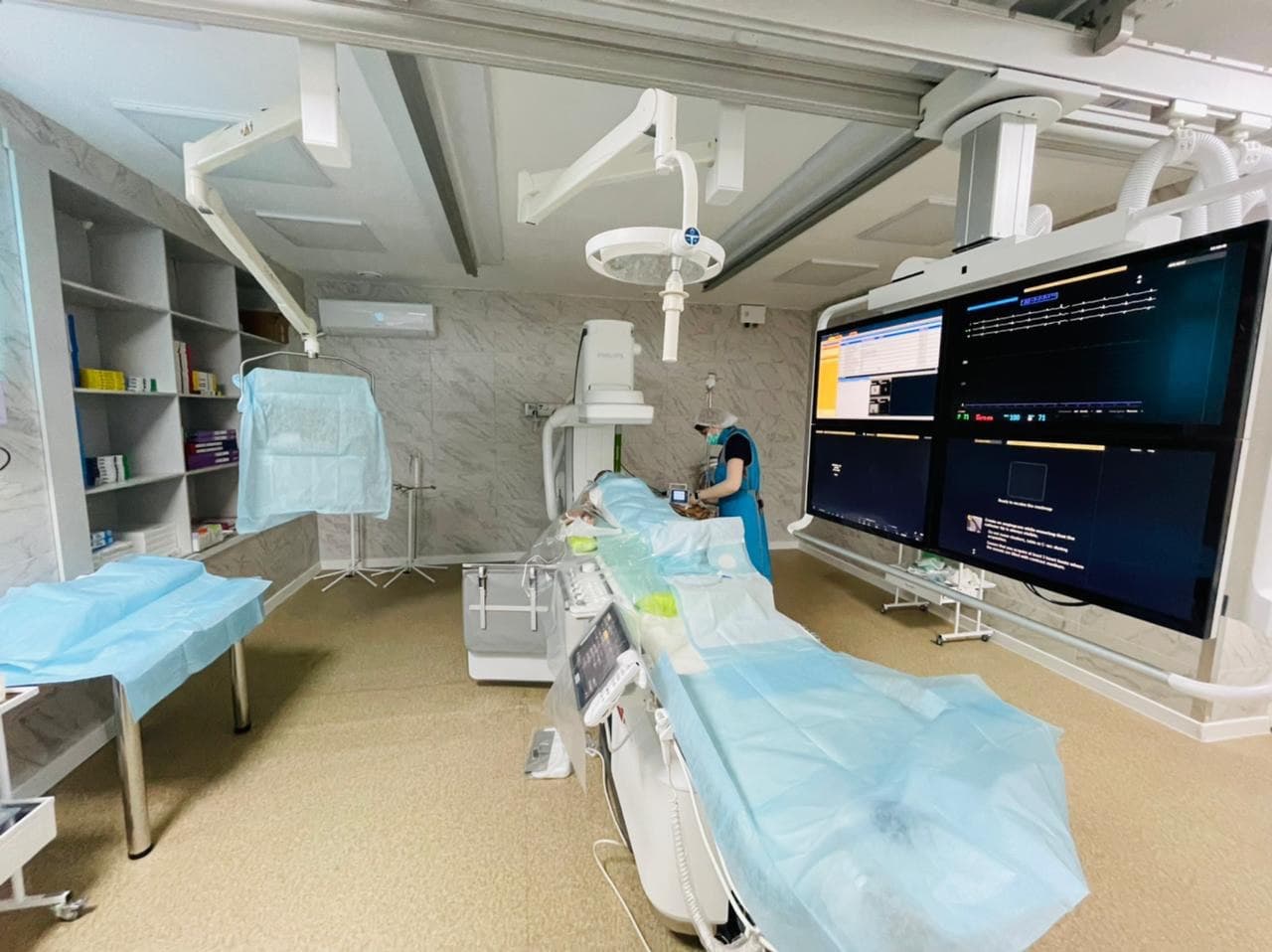 ЦУР: В Адыгейской республиканской клинической больнице провели первую коронарографию с помощью нового ангиографа