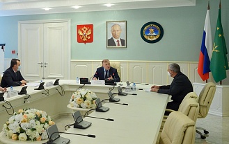 Глава Адыгеи провел встречу с омбудсменом республики