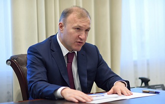 Глава Адыгеи провел встречу с председателем Комитета Совета Федерации по регламенту и организации парламентской деятельности