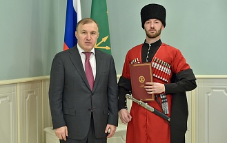 Глава Адыгеи вручил награды победителям ежегодного республиканского конкурса среди инвалидов