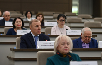Мурат Кумпилов провел заседание Совета при главе РА по культуре и искусству