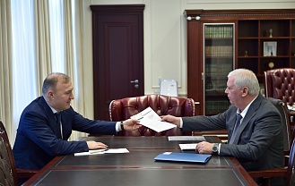 Глава Адыгеи Мурат Кумпилов провел встречу с сенатором РФ от республики Олегом Селезневым