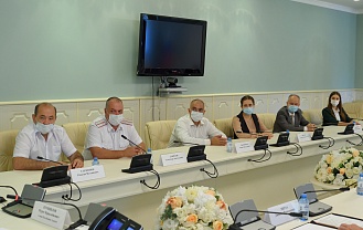 В Адыгее вручили гранты на социально значимые проекты