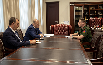 Глава Адыгеи провёл рабочую встречу с военным прокурором Майкопского гарнизона