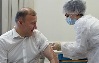 Глава Адыгеи вакцинировался от новой коронавирусной инфекции