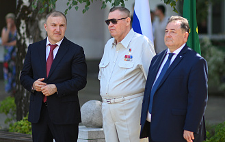 Полпред президента РФ в ЮФО и глава Адыгеи в День знаний посетили Адыгейский госуниверситет